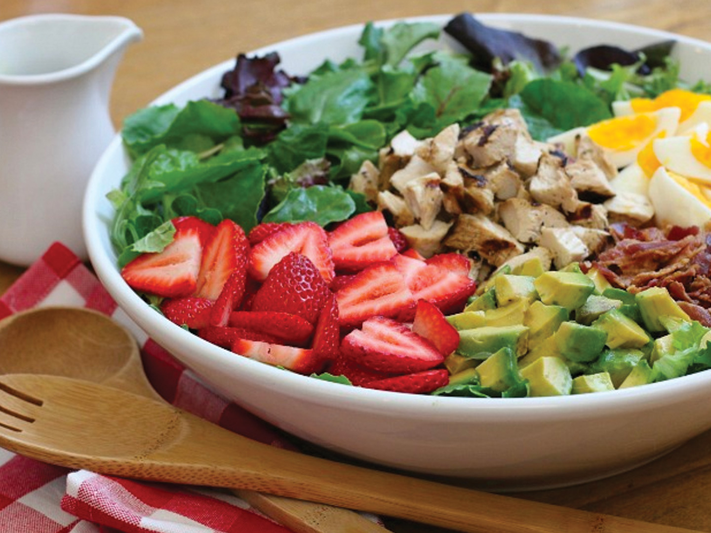 Tasty Tuesday – Strawberry Cobb Salad + Strawberry Vinaigrette Dressing